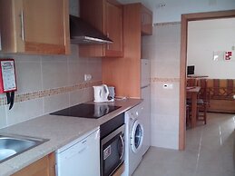 1 Bed Flat - Sleeps 2 - Parking - Wifi