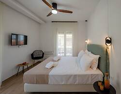 Aiora Suites