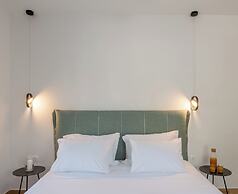 Aiora Suites