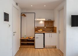 Aiora Suites