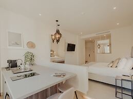Comfy Studios Hotel