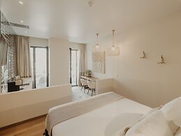Comfy Studios Hotel
