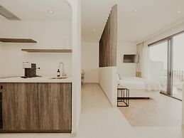 Comfy Studios Hotel