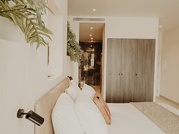 Comfy Studios Hotel
