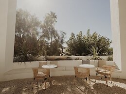 Comfy Studios Hotel