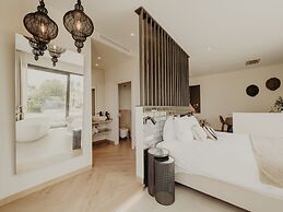 Comfy Studios Hotel