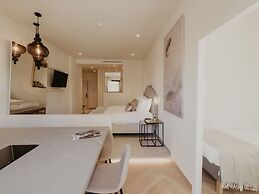 Comfy Studios Hotel