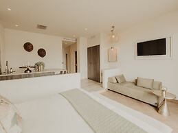 Comfy Studios Hotel