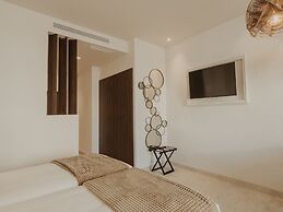 Comfy Studios Hotel