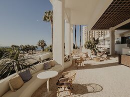 Comfy Studios Hotel