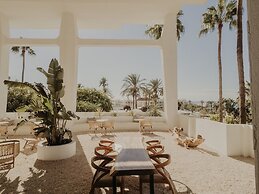 Comfy Studios Hotel