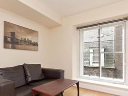 One Bedroom Blissful Apartment in Aberdeen