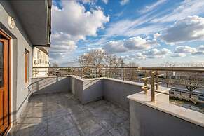Aras Life Hotel