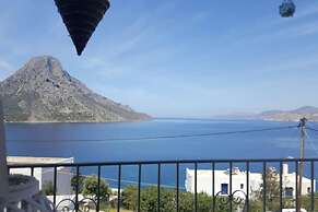 Grande Grotta Studios - Sleeps 8 - Free Parking