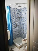 Grande Grotta Studios - Sleeps 8 - Free Parking