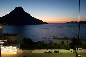 Grande Grotta Studios - Sleeps 8 - Free Parking
