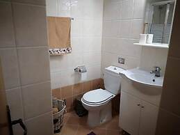 Apartment - Sleeps 5 - Parking - Private Terrace