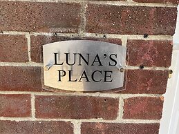House - Sleeps 14, Onsite Parking & Pets Allowed