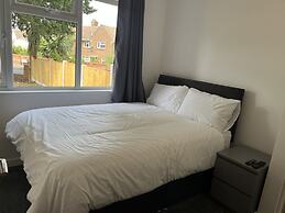House - Sleeps 14, Onsite Parking & Pets Allowed