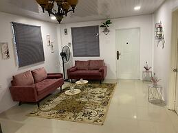 2 Bed Apartment - Sleeps 4 - Parking - Wifi