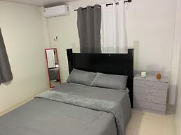 2 Bed Apartment - Sleeps 4 - Parking - Wifi