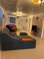 2 Bed Apartment - Sleeps 4 - Parking - Wifi