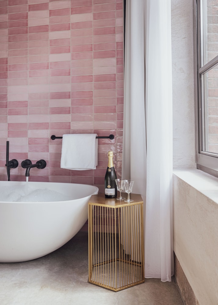 Cousins Boutique Hotel