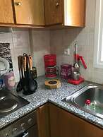 1 Bed - Sleeps 2 - Private Balcony - Free Parking