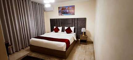 Golden Hotel