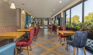 Urban Hotel