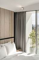 1LI7E HOTEL