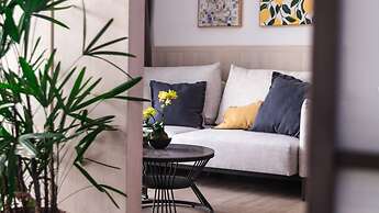 1LI7E HOTEL