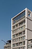 1LI7E HOTEL