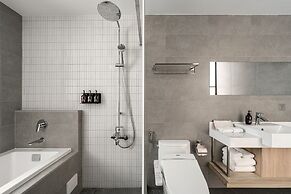 1LI7E HOTEL