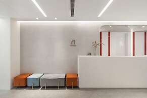 1LI7E HOTEL