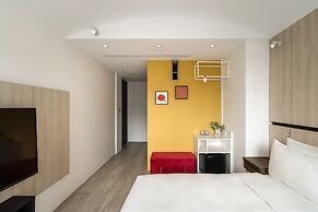 1LI7E HOTEL