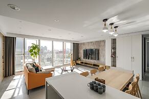 1LI7E HOTEL