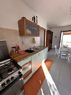 2 Bed Villa - Sleeps 4 - Pets - Garden - Parking