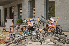 AVES Hotel & Apartment Arosa