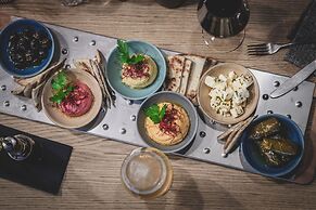 AVES Hotel & Apartment Arosa