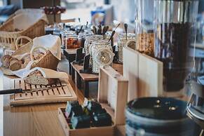 AVES Hotel & Apartment Arosa