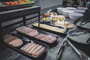 AVES Hotel & Apartment Arosa