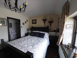 2 Bed Flat - Sleeps 3 - Parking - Wifi