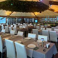Mad Sea Hotel