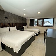 Mad Sea Hotel