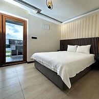 Mad Sea Hotel