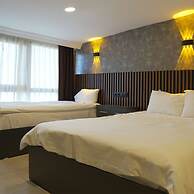 Mad Sea Hotel