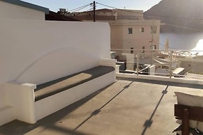 1 Bed - Sleeps 2 - Balcony - Sea View - Parking