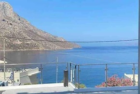 1 Bed - Sleeps 2 - Balcony - Sea View - Parking