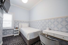 Bankstown Hotel